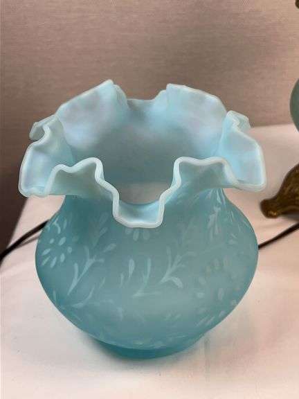 FENTON Blue satin Daisy and Fern Opalescent Gone With The Wind Lamp