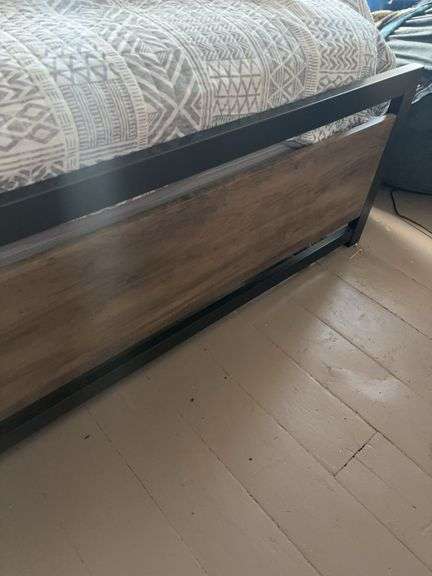 New Queen Size Bed (New)