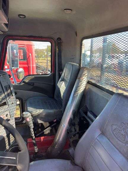 2013 Mack CHU613 miles & hrs unknown- doesn't run