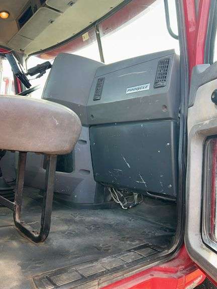 2008 Mack CHU613 showing 52,438 mi, 10,237 hrs - runs