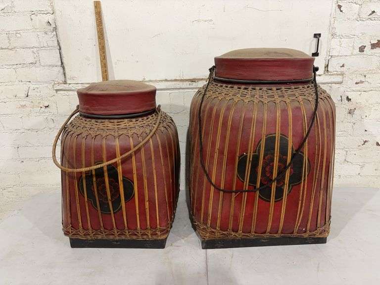 Lidded storage basket 