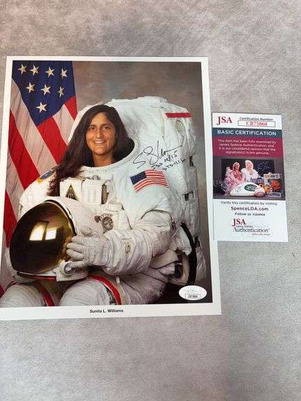 Sunita Williams Signed 8x10 NASA Photo Issue 14/15 - JSA