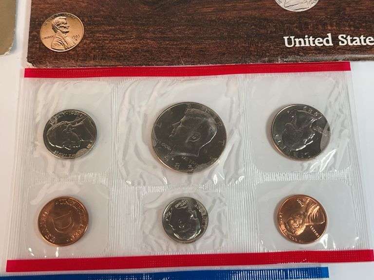 (2) 1984, 1985 Uncirculated Mint Sets