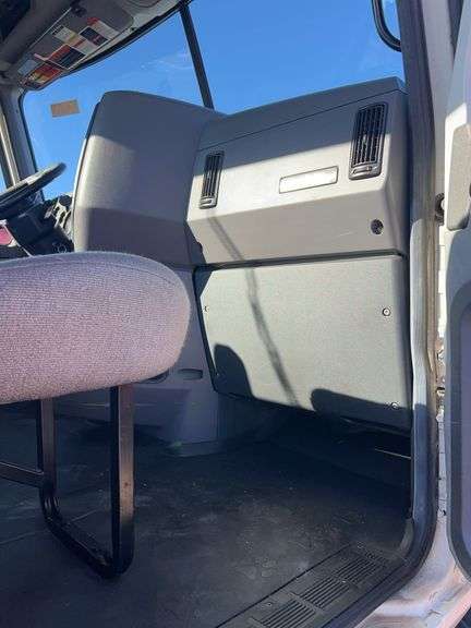 2014 Mack CXU613 showing 501,255 mi, hrs unknown- runs