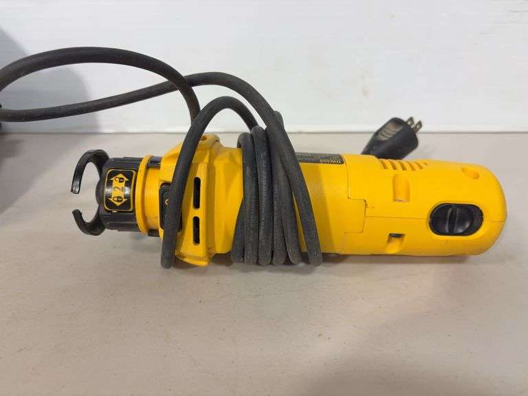 DeWalt DW660 cut-out tool w/ bag - works