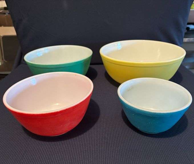 Pyrex Nested Bowl Set