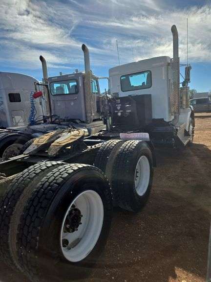 2019 Kenworth T8 showing 13,248 mi, 2,512 hrs - runs