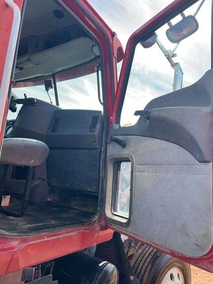 2012 Mack CHU613 showing 51,131 mi, 11,743 hrs - runs