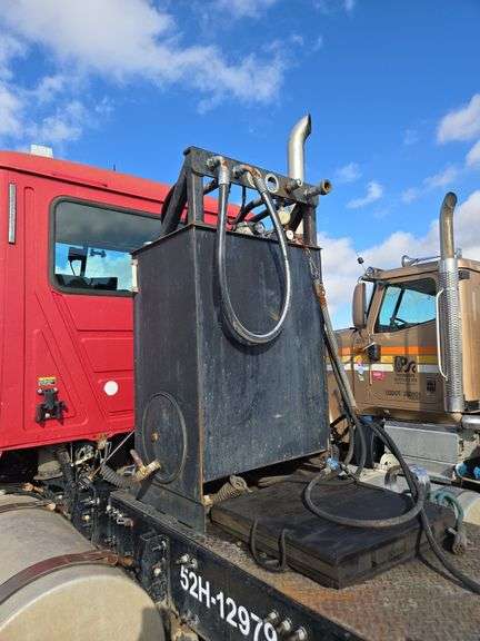 2012 Mack CHU613 showing 33,805 mi, 13,042 hrs -