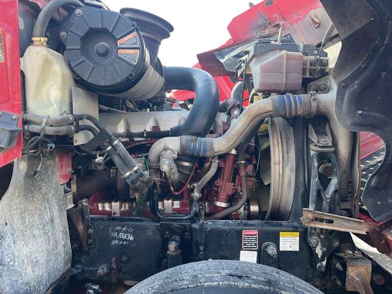 2008 Mack CHU613 showing 50,530 mi, 12,375 hrs- runs