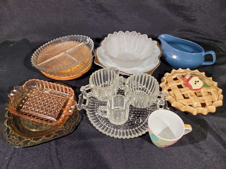 DEPRESSION GLASS , MILK GLASS & KITCHEN GLASSWARE