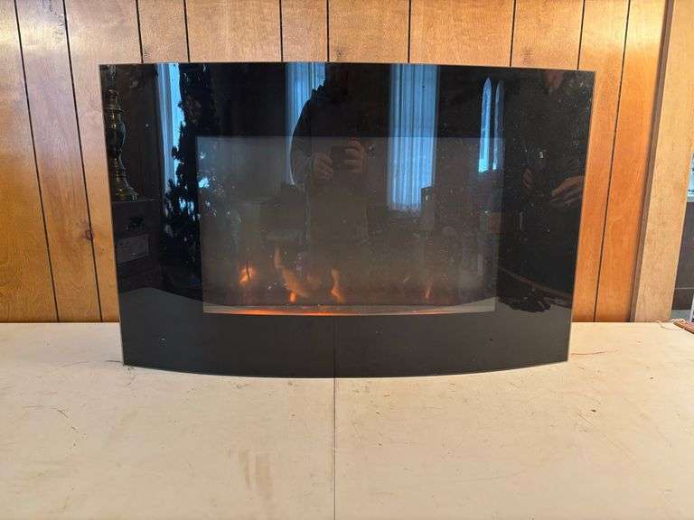 Wall mountable electric fireplace ￼