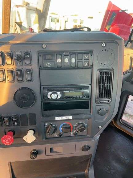 2014 Mack CXU613 showing 665,241, 14,352 hrs- runs