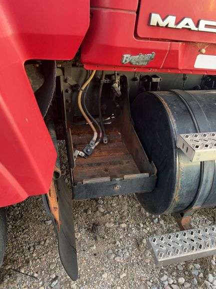 2008 Mack CHU613 showing 54,769 mi, 6,209 hrs- doesn't run