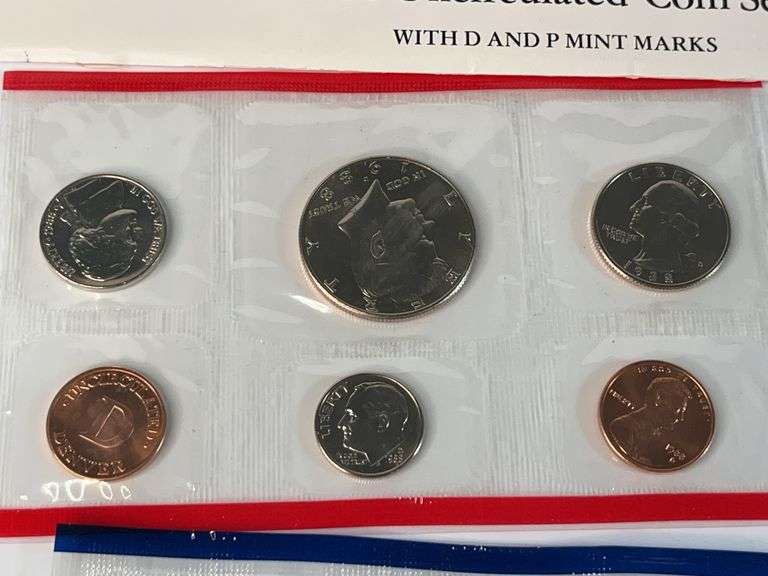 (2) 1988 and 1989 Uncirculated Mint Set