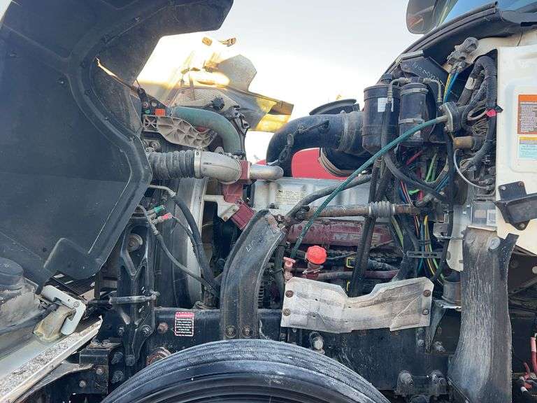 2008 Mack CHU613 miles & hrs unknown- runs