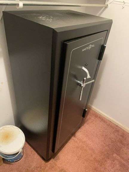 Large WhiteTail safe - as is - located upstairs