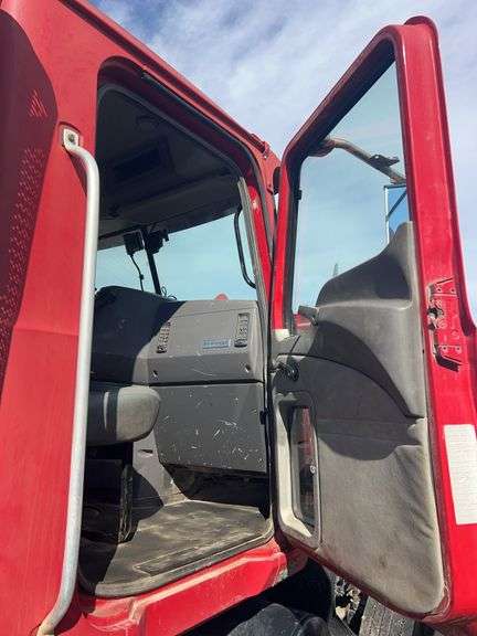 2008 Mack CHU613 showing 58,778 mi, 14,600 hrs - runs