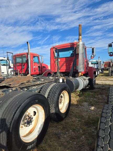 2008 Mack CHU613 showing 46,410 mi, 11,397 hrs- runs