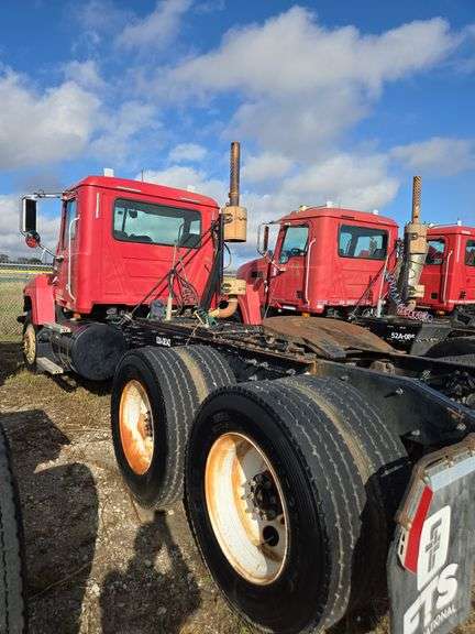 2008 Mack CHU613 showing 61,140 mi, 9,011 hrs- runs