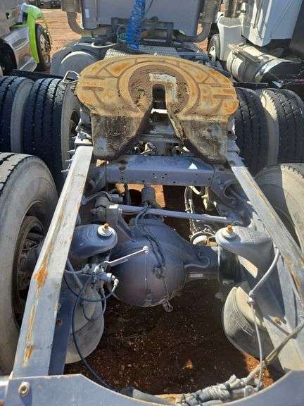 2012 Peterbilt 388 showing 48,817 mi, 9,224 hrs - runs