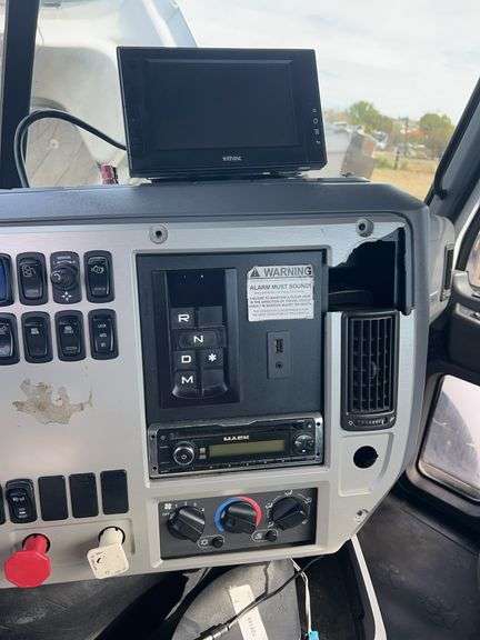 2012 Mack CXU613 showing 701,487 mi, 15,325 hrs - runs