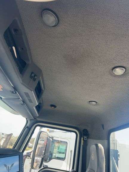 2012 Mack CXU613 showing 223,803 mi, 9,120 hrs - runs