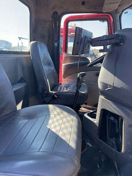 2012 Mack CHU613 showing 32,990 mi, 11,434 hrs- runs