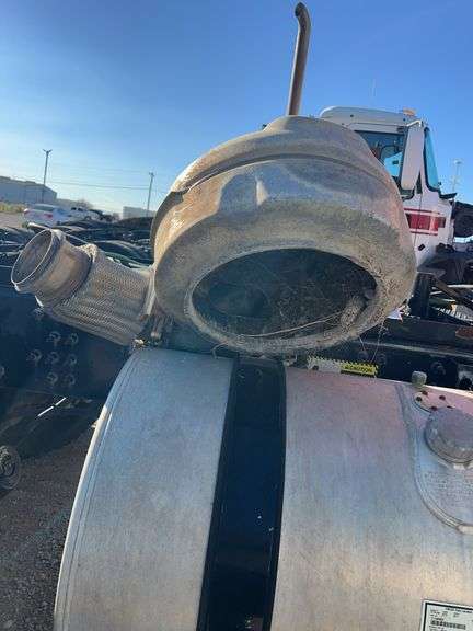 2012 Mack CHU613 showing 48,475 mi, 3,068 hrs- runs