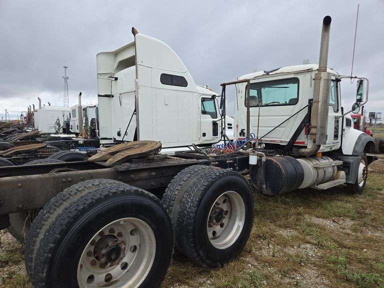 2007 Mack CTP713 showing 47,533 mi, 9999 hrs - runs