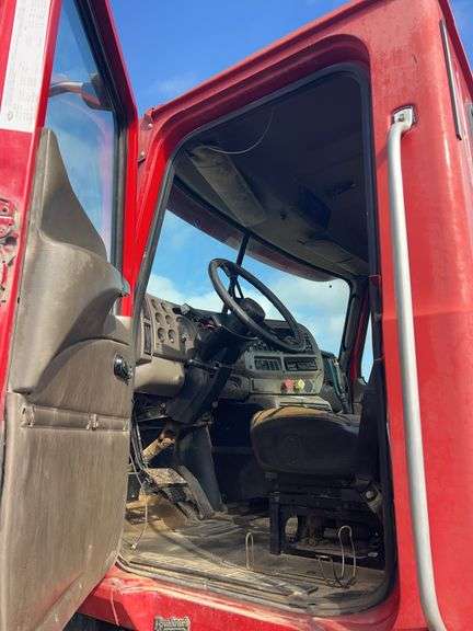 2007 Mack CHN613 miles & hrs unkown- doesn't run