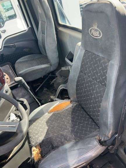 2012 Mack CXU613 showing 223,803 mi, 9,120 hrs - runs