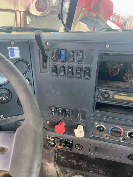 2012 Mack CHU613 showing 50,614 mi, hrs unknown - doesn't run
