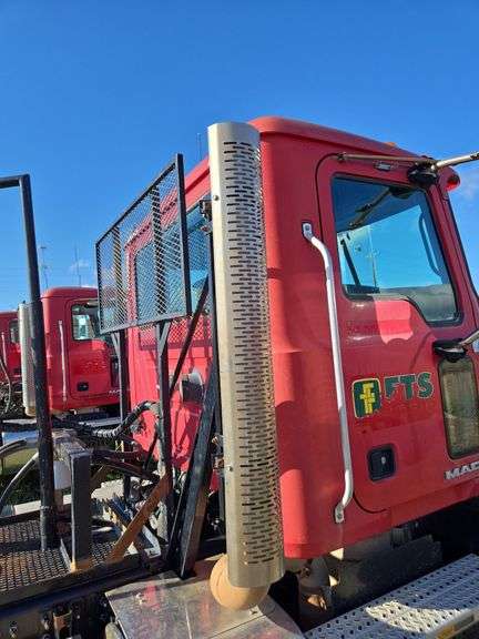 2013 Mack CHU613 miles & hrs unknown- doesn't run