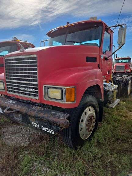 2008 Mack CHU613 showing 63,696 mi, 14,524 hrs - doesn't run