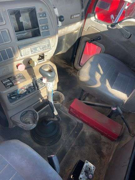 2007 Mack CHN613 showing 55,977 mi, 15,504 hrs- doesn't run