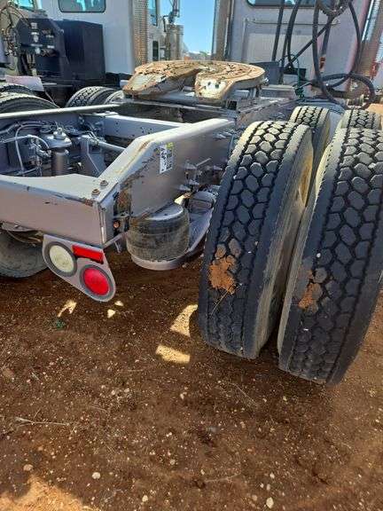 2012 Peterbilt 388 showing 30,080 mi, 7,495 hrs - doesn't run