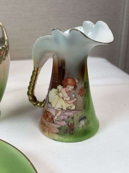 Royal Bayreuth Nursery Rhyme Collection โ Little Miss Muffet Porcelain Set