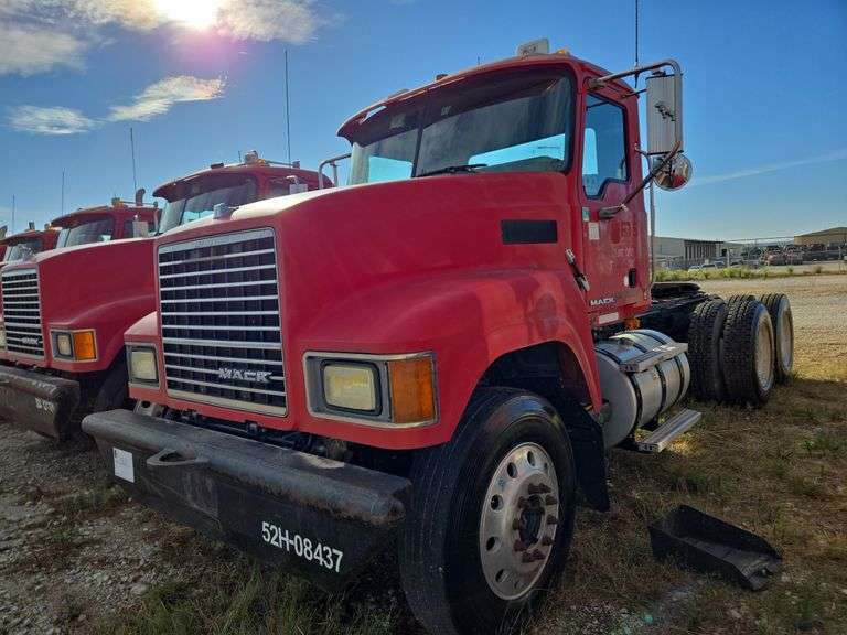 2008 Mack CHU613 showing 46,410 mi, 11,397 hrs- runs