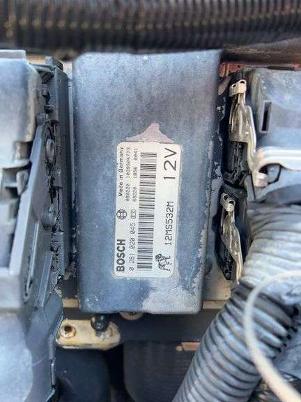 2007 Mack CHN613 showing 55,977 mi, 15,504 hrs- doesn't run