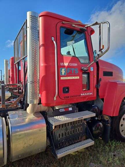 2012 Mack CHU613 showing 30,190 mi, 11,155 hrs- runs