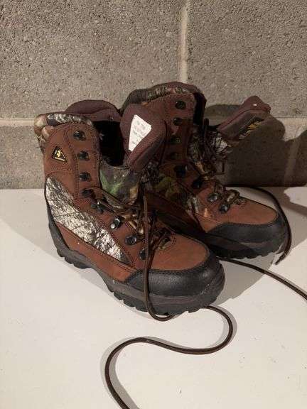 Size 4 boys boots