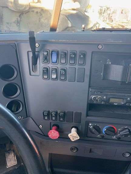 2008 Mack CHU613 miles & hrs unknown- runs