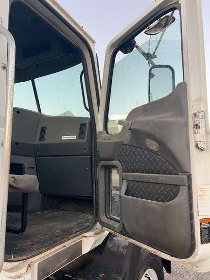 2012 Mack CXU613 showing 719,588 mi, hrs unknown- doesn't run