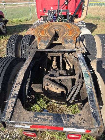 2011 Mack CHU613 showing 39,348 mi, 16,109 hrs- runs