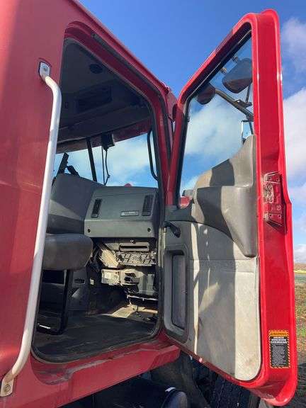 2012 Mack CHU613 miles & hrs unknown- doesn't run