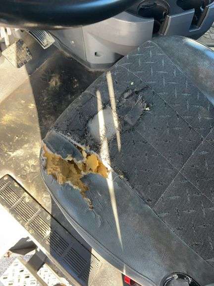 2011 Mack CXU613 showing 331,782 mi, 10,113 hrs- runs