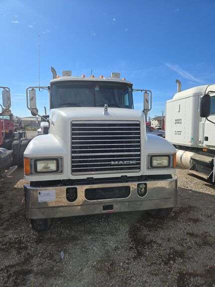 2008 Mack CHU613 miles & hrs unknown- runs