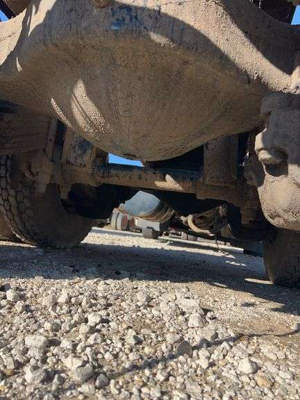 2008 Mack CHU613 showing 43,154 mi, 8,316 hrs- doesn't run