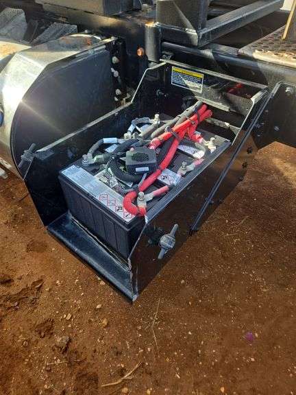 2019 Kenworth T8 showing 13,248 mi, 2,512 hrs - runs